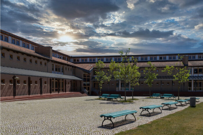 Unse­re neue Schu­le: Das Mat­a­ré-Gym­na­si­um in Büderich